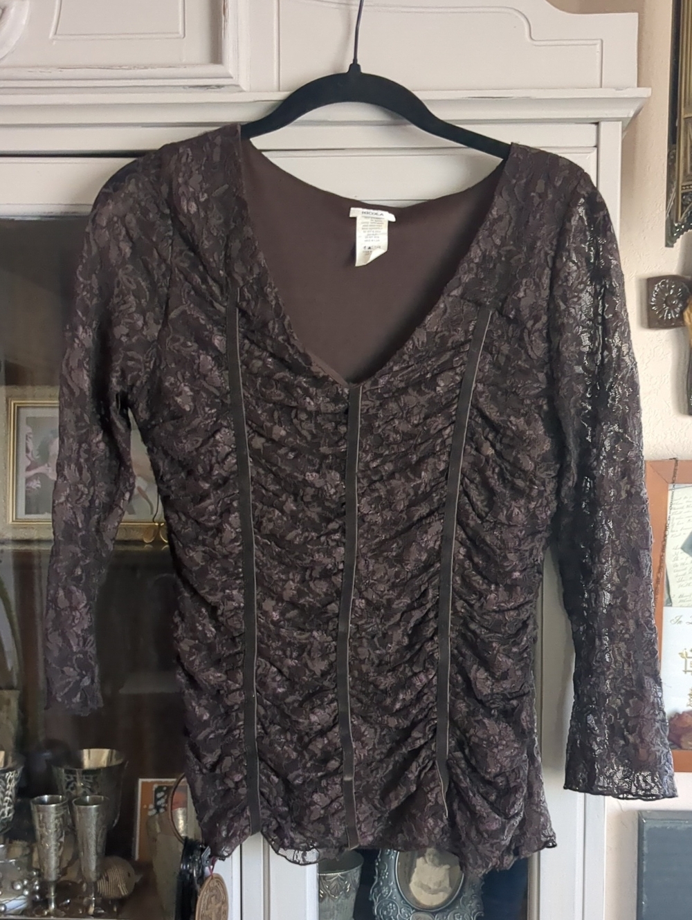 NICOLA Lace Form Fitting Ruching Top